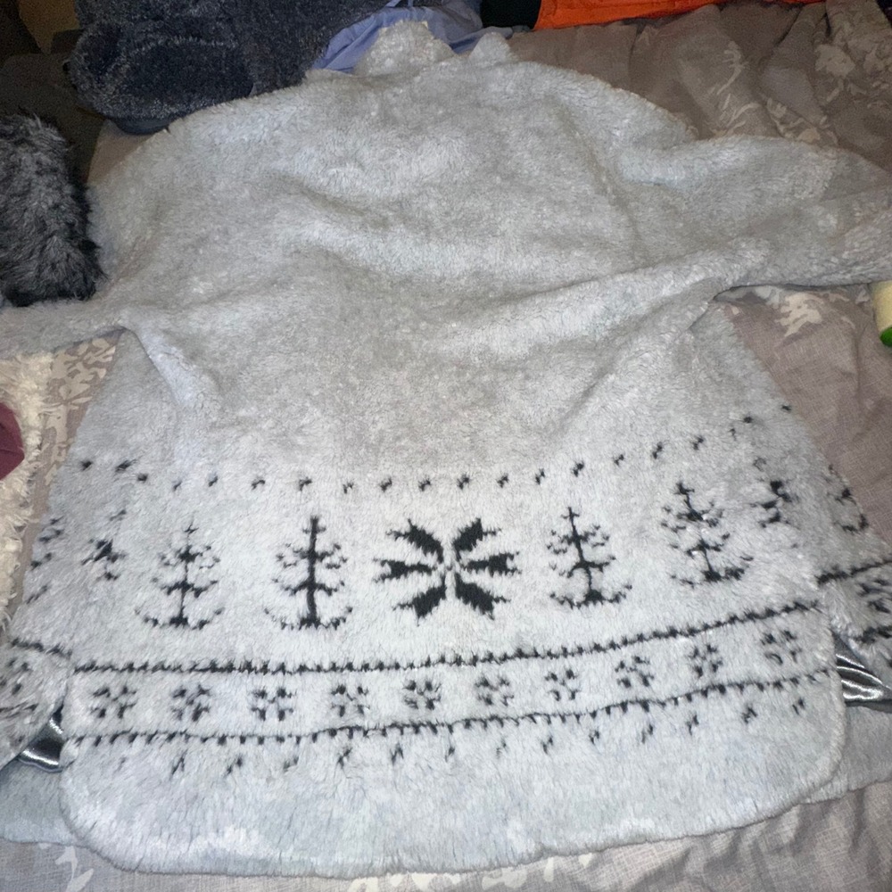 Tally Ho Outerwear Women's Gray Fleece Hooded‎ Jacket Snowflake Tree Print S - Picture 7 of 8